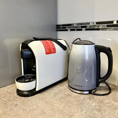 Neuwertiges Mit Schnellem Wlan, Glasfaser, Kostenlose Privatparkplatz Auch Fuer Transporter Geeignet R2