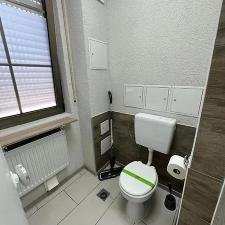 Appartement Neuwertiges Mit Schnellem Wlan, Glasfaser, Kostenlose Privatparkplatz Auch Fuer Transporter Geeignet R2 Freiberg am Neckar