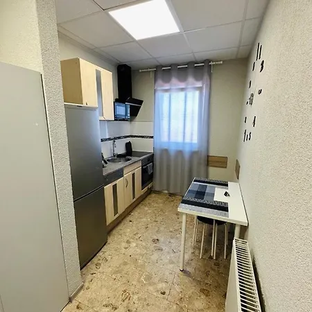 Neuwertiges Mit Schnellem Wlan, Glasfaser, Kostenlose Privatparkplatz Auch Fuer Transporter Geeignet R2 Freiberg am Neckar